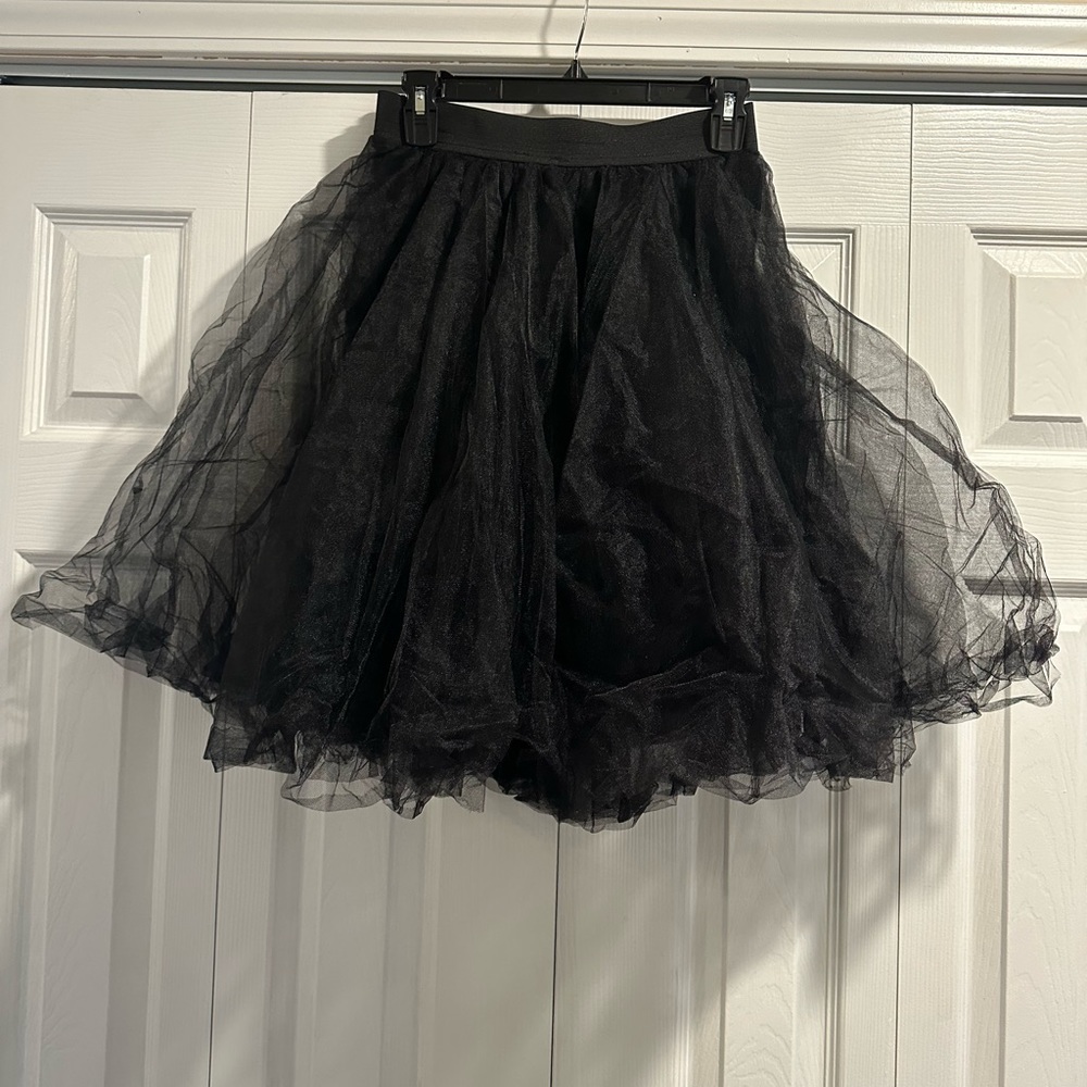 Black Rue21 tulle skirt